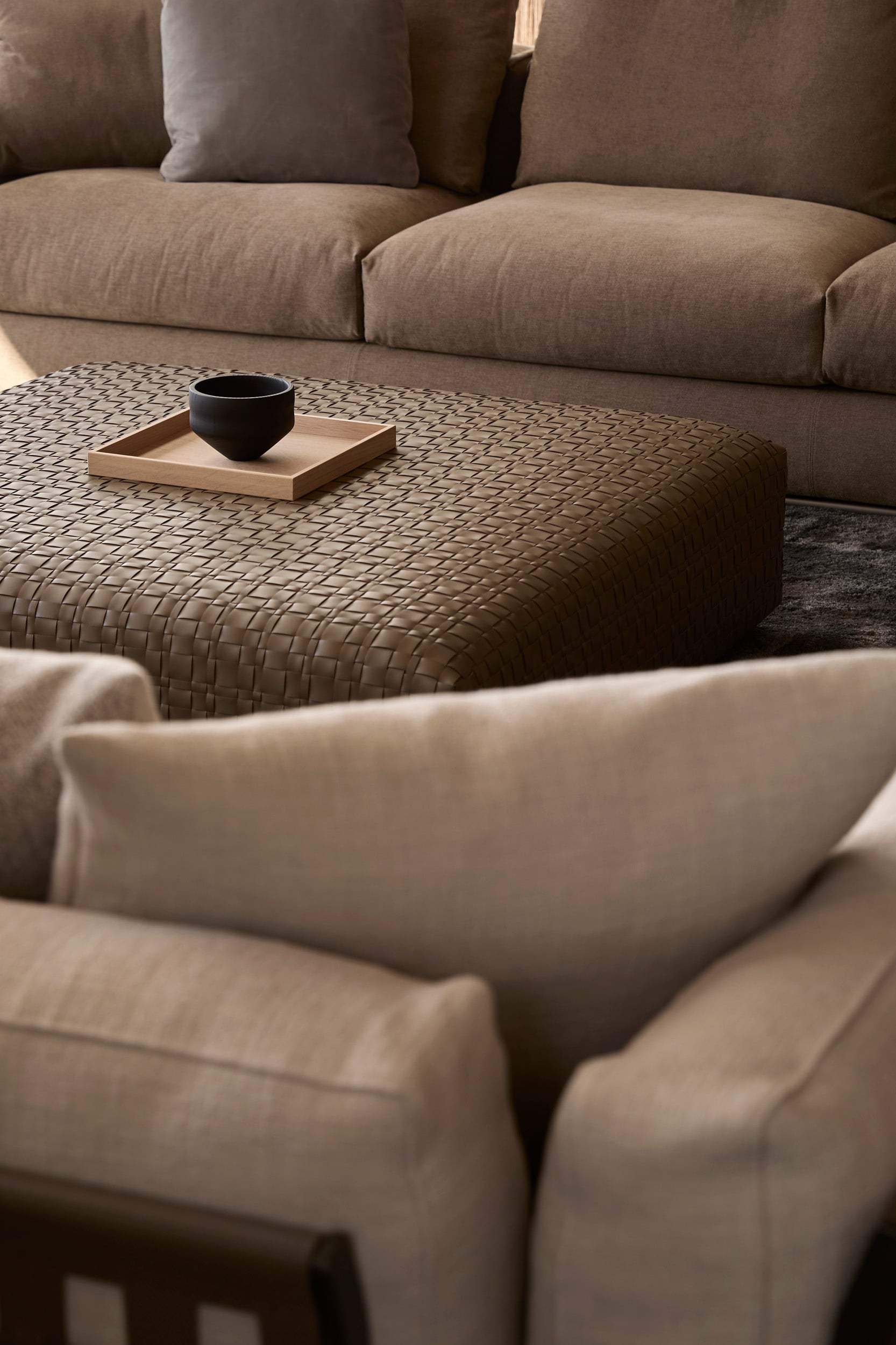Bangkok ottoman in woven hide